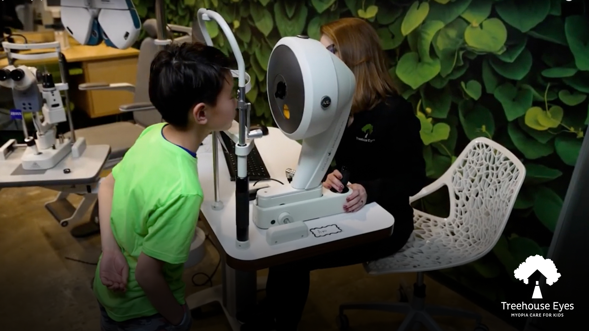 Pediatric Optometrist with child