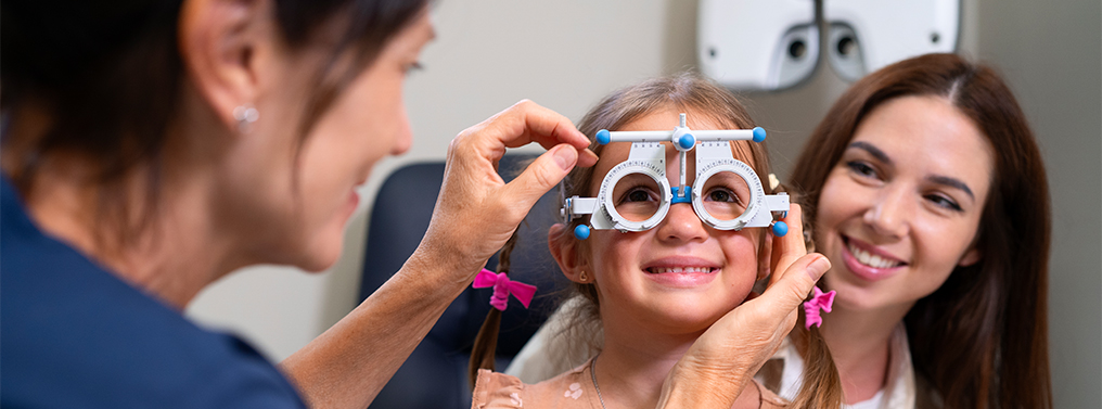 little-girl-undergoing-eye-exam