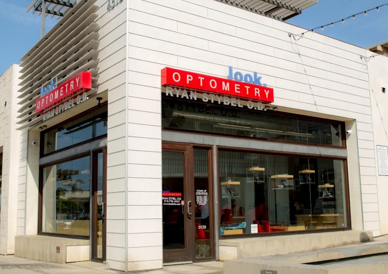 The storefront of Look Optometry, your trusted Treehouse Eyes provider in Manhattan Beach, CA.