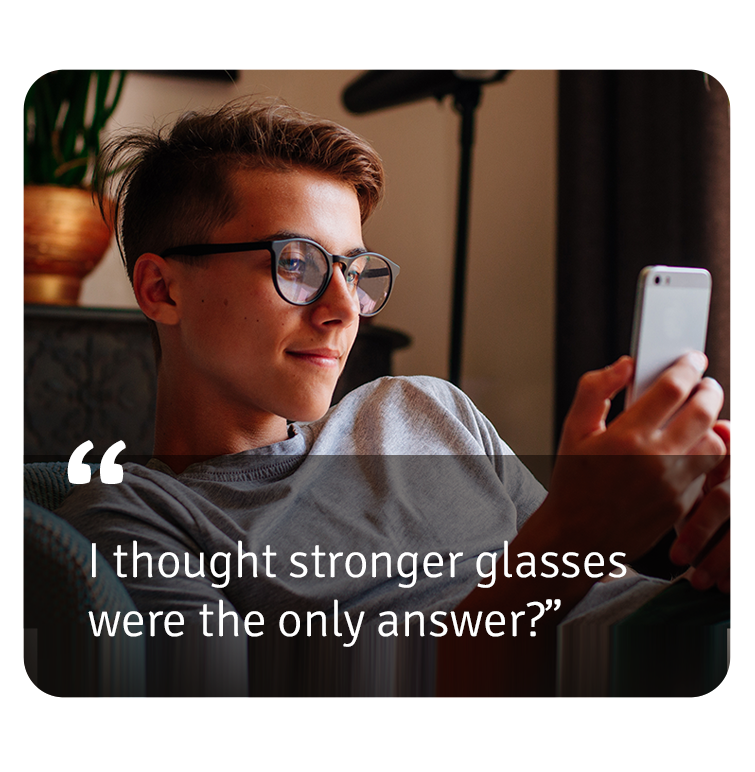 boy-using-mobile-with-nearsightedness-stellast-eyeglasses